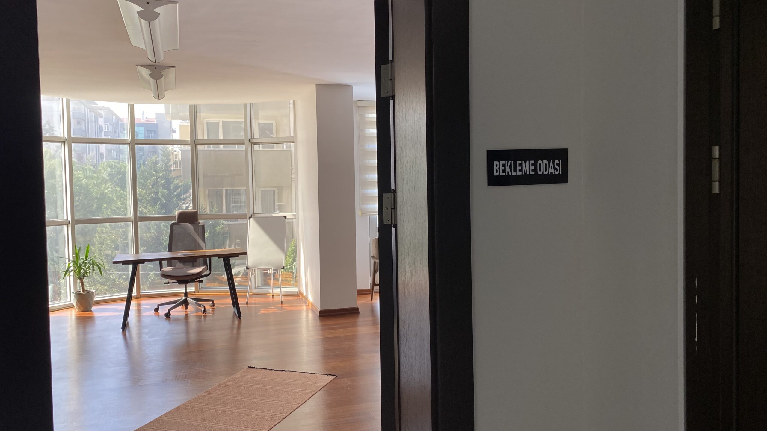 Psikolog Cihan Karakuş bekleme alanı