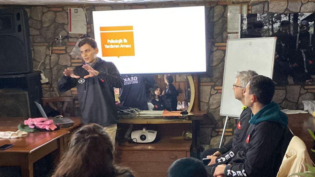 GEAK Arama Kurtarma Derneği Psikolojik İlk Yardım Eğitimi - Cihan Karakuş