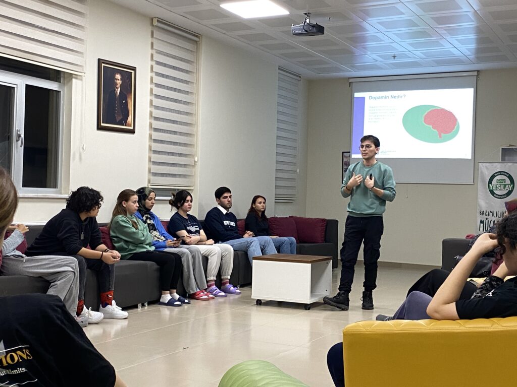 Uludağ KYK yurdunda Madde bağımlılığı üzerine verilen eğitim